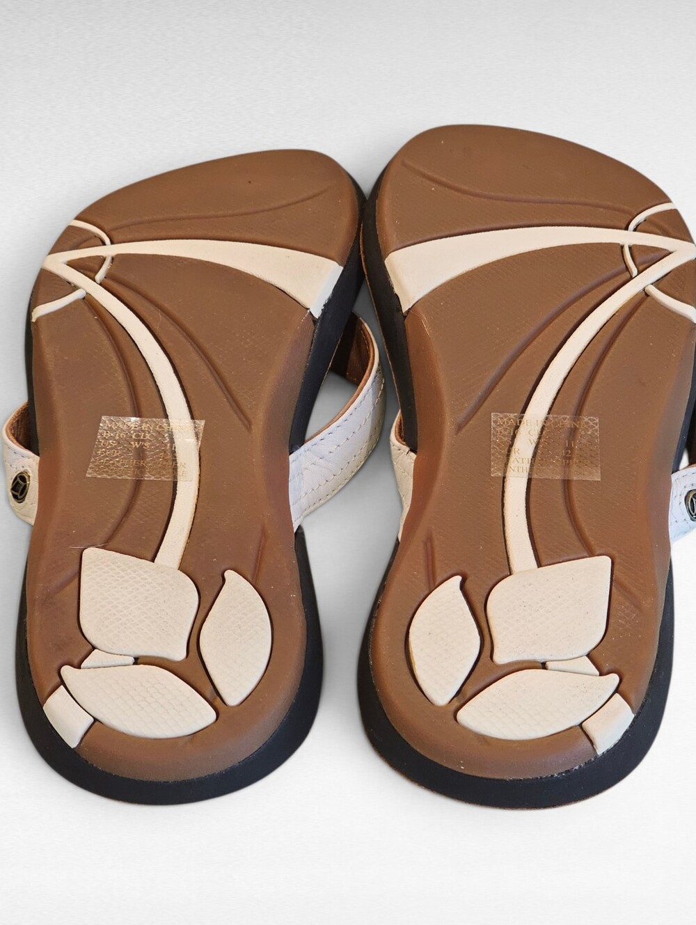 Reef Miss J-Bay Slip Flop Sandals White and Tan B-16 CLC - Picture 14 of 15